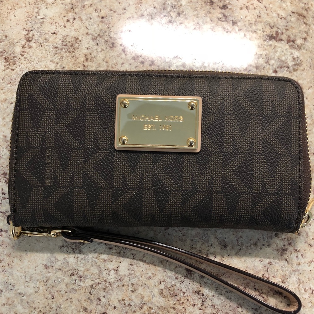 Michael Kors Jet Set continental leather wallet